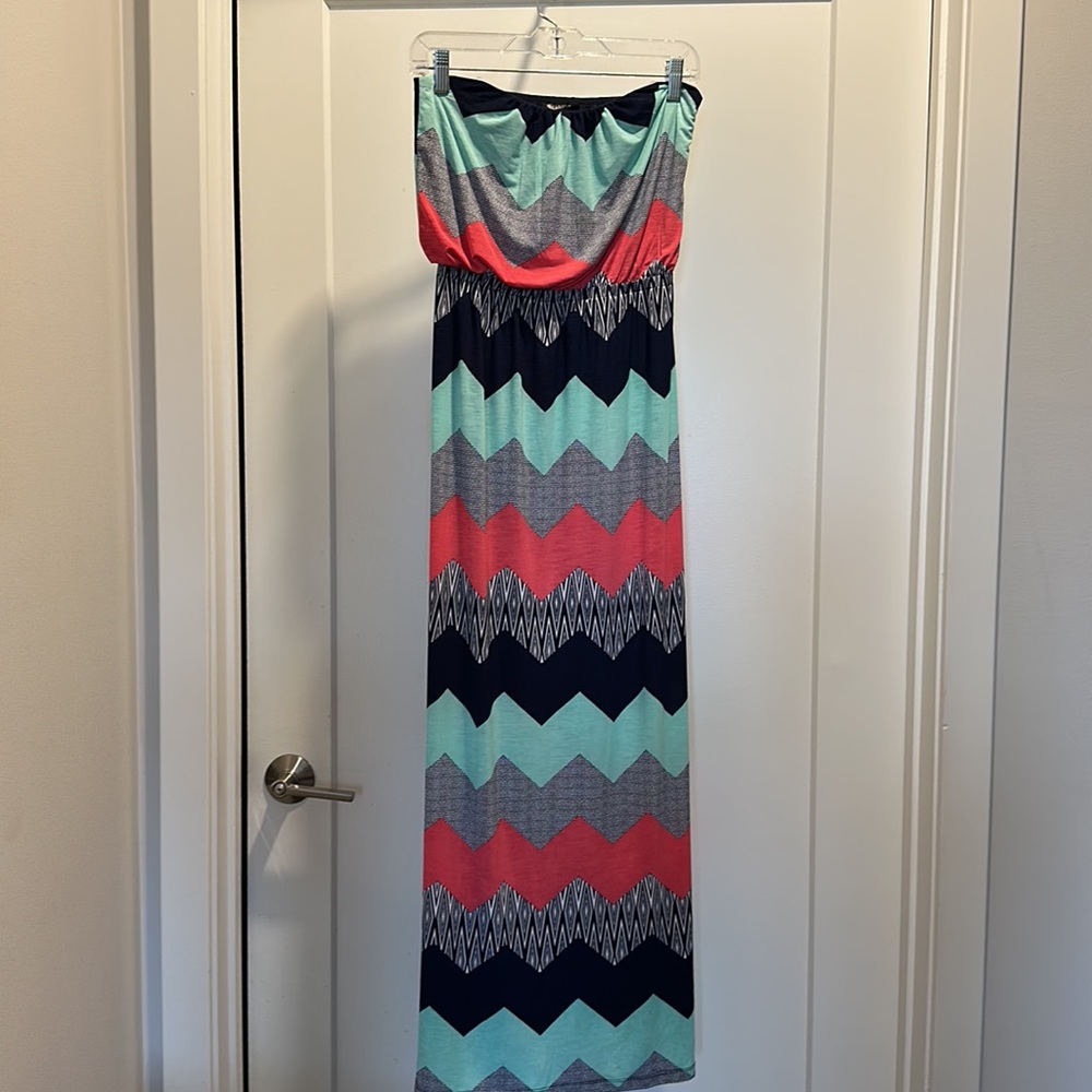 Trixxi Strapless maxi dress NWOT. Size S